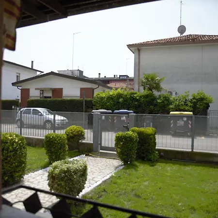 Stella Luxe Mazzini Park