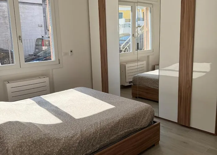 Stella Luxe Mazzini Park